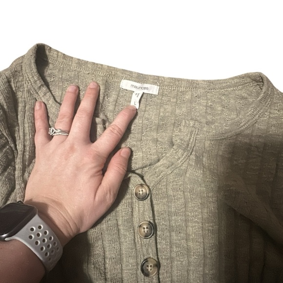 Maurices Womens Green Knit Tie Knot‎ Blouse Sz Large V-Neck With Buttons - Picture 2 of 3
